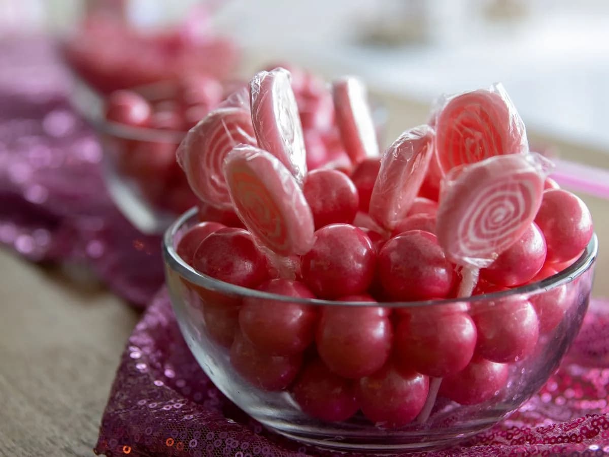 مصاصات بابل دينغر المحشوة بالعلكة — Bubble Dinger