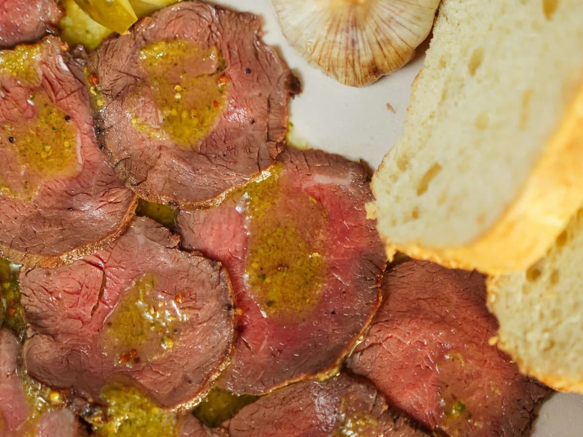 لحوم سنيورة الباردة — Siniora